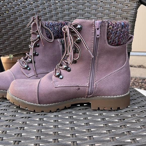 Ladies Mountain Sole Boots - Picture 8 of 10